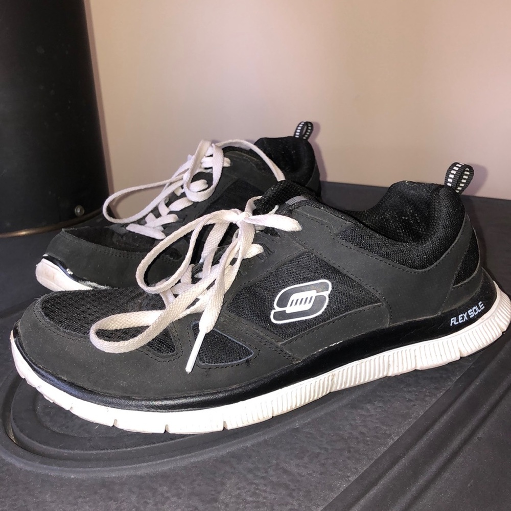 Skechers flex sole running shoes!